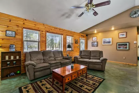 15570 Turquoise Dr, La Pine, OR 97739 photo 5