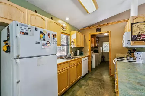 15570 Turquoise Dr, La Pine, OR 97739 photo 9
