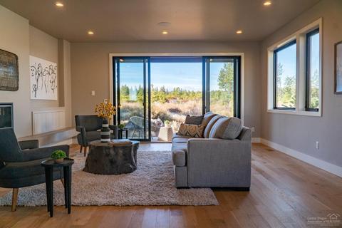 19175 Gateway Loop, Bend, OR 97702 photo 5