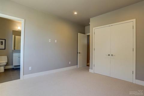 19175 Gateway Loop, Bend, OR 97702 photo 18