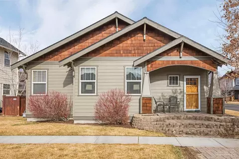 21392 Oakview Dr, Bend, OR 97701 photo 1