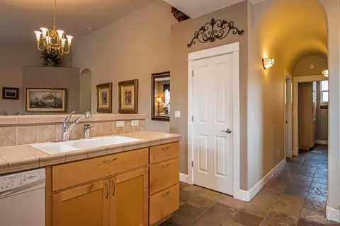 21392 Oakview Dr, Bend, OR 97701 photo 8