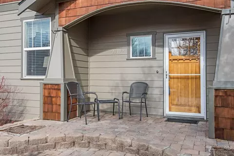 21392 Oakview Dr, Bend, OR 97701 photo 3