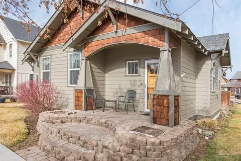 21392 Oakview Dr, Bend, OR 97701 photo 2
