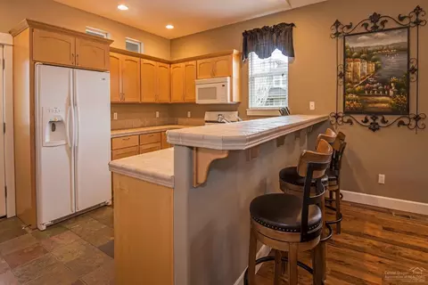 21392 Oakview Dr, Bend, OR 97701 photo 6