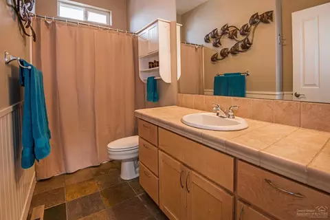 21392 Oakview Dr, Bend, OR 97701 photo 13