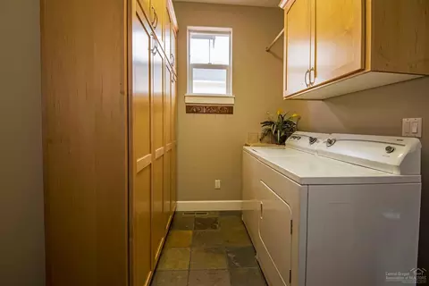 21392 Oakview Dr, Bend, OR 97701 photo 18