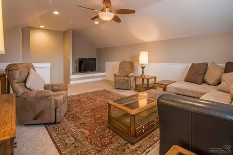 21392 Oakview Dr, Bend, OR 97701 photo 17