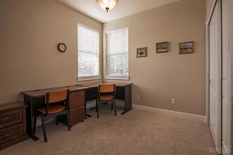 21392 Oakview Dr, Bend, OR 97701 photo 15