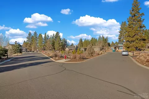 19485 Stafford Loop, Bend, OR 97702 photo 3