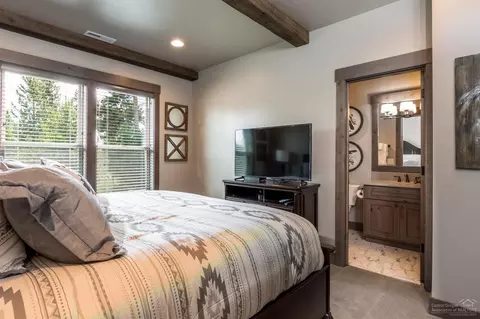 56679 Glowstone Loop, Bend, OR 97707 photo 16
