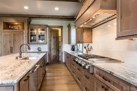 56679 Glowstone Loop, Bend, OR 97707 photo 4