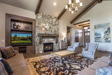 56679 Glowstone Loop, Bend, OR 97707 photo 3