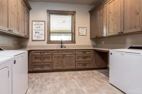 56679 Glowstone Loop, Bend, OR 97707 photo 8