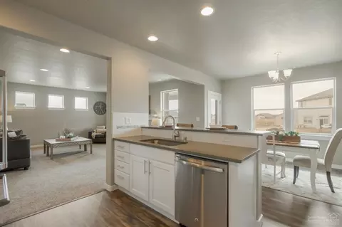 1812 NE Coby Way, Bend, OR 97701 photo 3