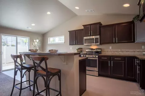 1825 NE Coby Way, Bend, OR 97701 photo 3