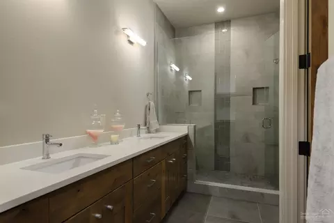 60436 Kangaroo Loop, Bend, OR 97702 photo 12