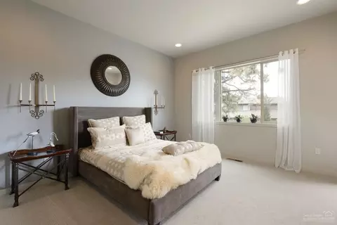 60436 Kangaroo Loop, Bend, OR 97702 photo 11