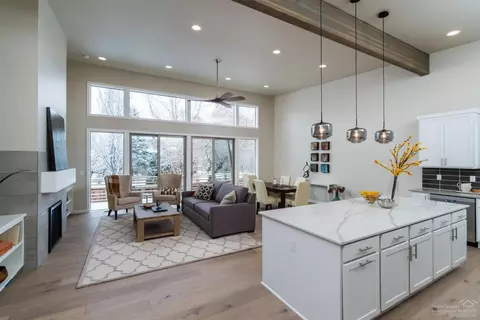 63109 Iner Loop, Bend, OR 97701 photo 1