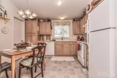 51429 Evans Way, La Pine, OR 97739 photo 12