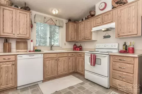 51429 Evans Way, La Pine, OR 97739 photo 14