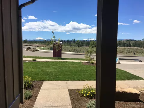60856 SW Headwaters Loop, Bend, OR 97702 photo 3