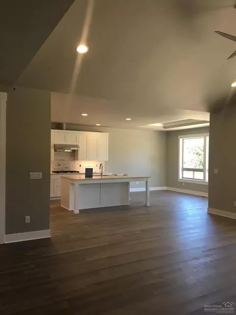 60856 SW Headwaters Loop, Bend, OR 97702 photo 6