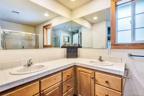 20520 Jefferson Ct, Bend, OR 97703 photo 17