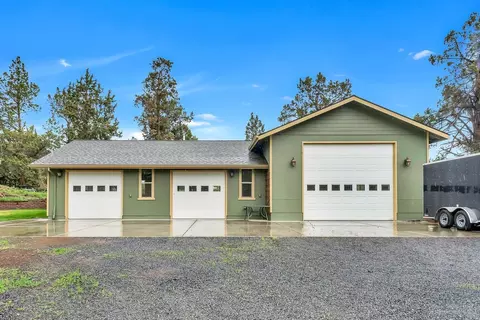 20520 Jefferson Ct, Bend, OR 97703 photo 3