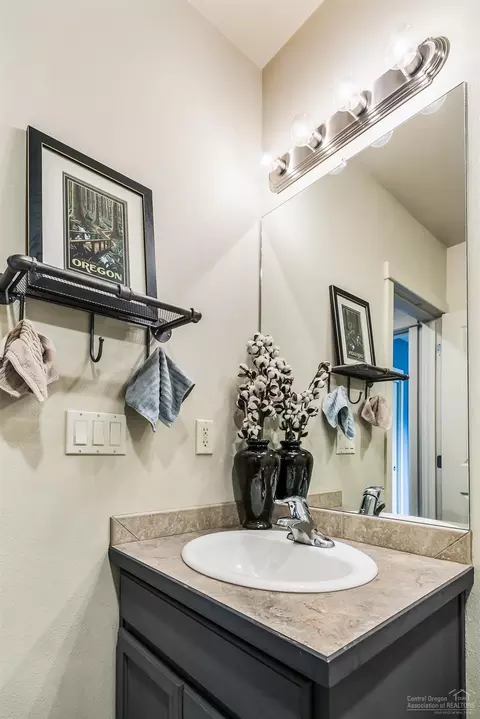 63441 Ledgestone Ct, Bend, OR 97701 photo 18