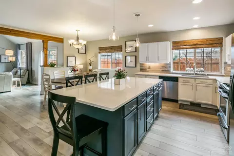 63441 Ledgestone Ct, Bend, OR 97701 photo 13