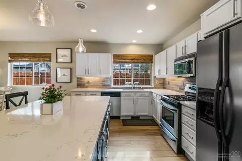 63441 Ledgestone Ct, Bend, OR 97701 photo 11