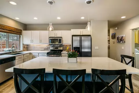 63441 Ledgestone Ct, Bend, OR 97701 photo 12