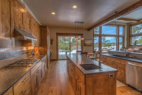 60436 Snap Shot Loop, Bend, OR 97702 photo 8