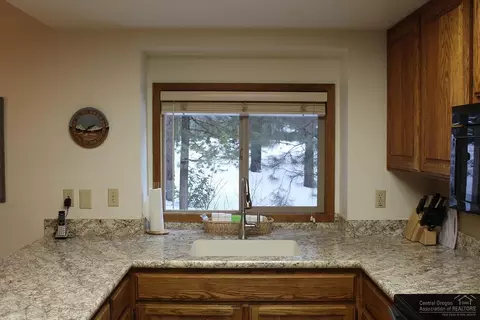 57303 Beaver Ridge Loop, Sunriver, OR 97707 photo 6