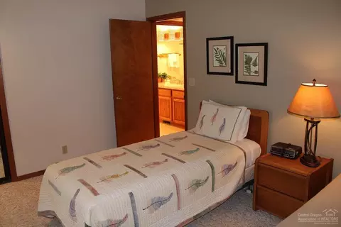 57303 Beaver Ridge Loop, Sunriver, OR 97707 photo 13