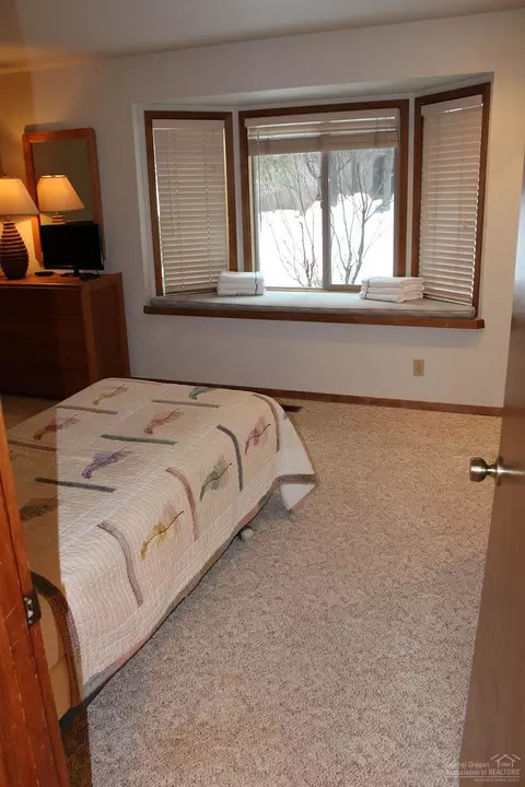57303 Beaver Ridge Loop, Sunriver, OR 97707 photo 12