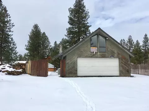 60207 Cheyenne Rd, Bend, OR 97702 photo 2