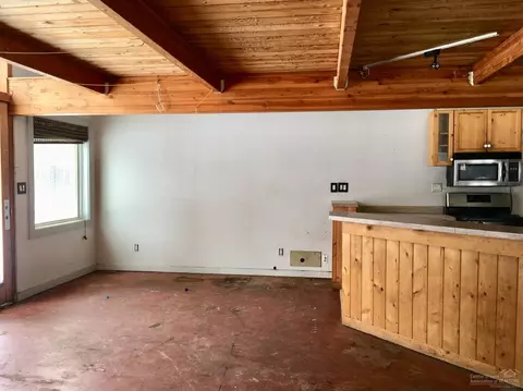 60207 Cheyenne Rd, Bend, OR 97702 photo 4