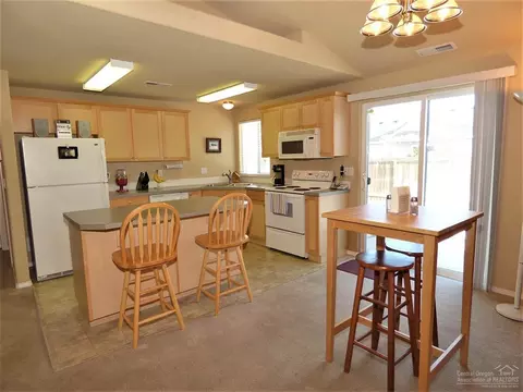 61056 Larkspur Loop, Bend, OR 97702 photo 9