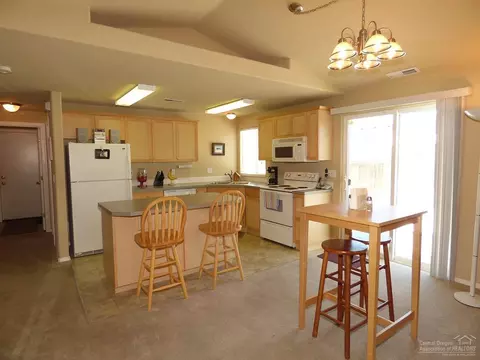 61056 Larkspur Loop, Bend, OR 97702 photo 4