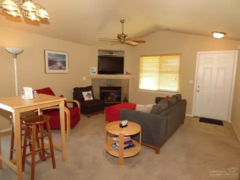 61056 Larkspur Loop, Bend, OR 97702 photo 3