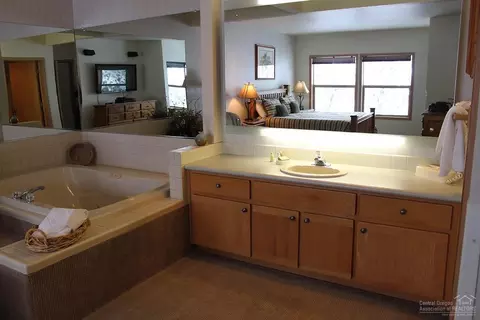 57385 Beaver Ridge Loop, Sunriver, OR 97707 photo 14