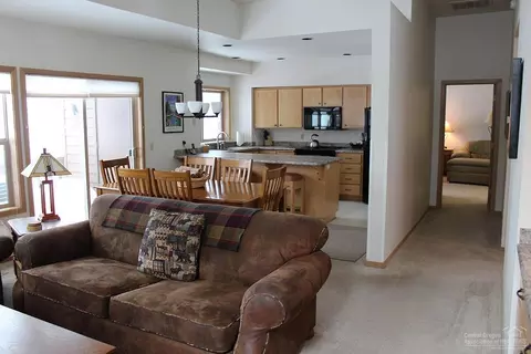57385 Beaver Ridge Loop, Sunriver, OR 97707 photo 5