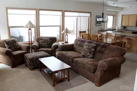 57385 Beaver Ridge Loop, Sunriver, OR 97707 photo 4