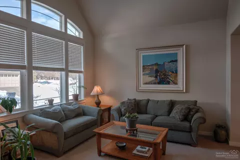 61062 Chamomile Pl, Bend, OR 97702 photo 2