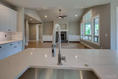60874 SW Headwaters Loop, Bend, OR 97702 photo 11