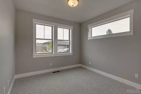 60874 SW Headwaters Loop, Bend, OR 97702 photo 24