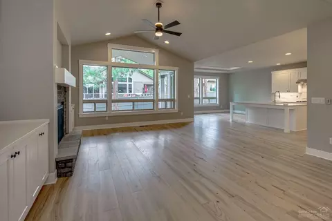 60874 SW Headwaters Loop, Bend, OR 97702 photo 4