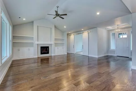 60860 SW Headwaters Loop, Bend, OR 97702 photo 9